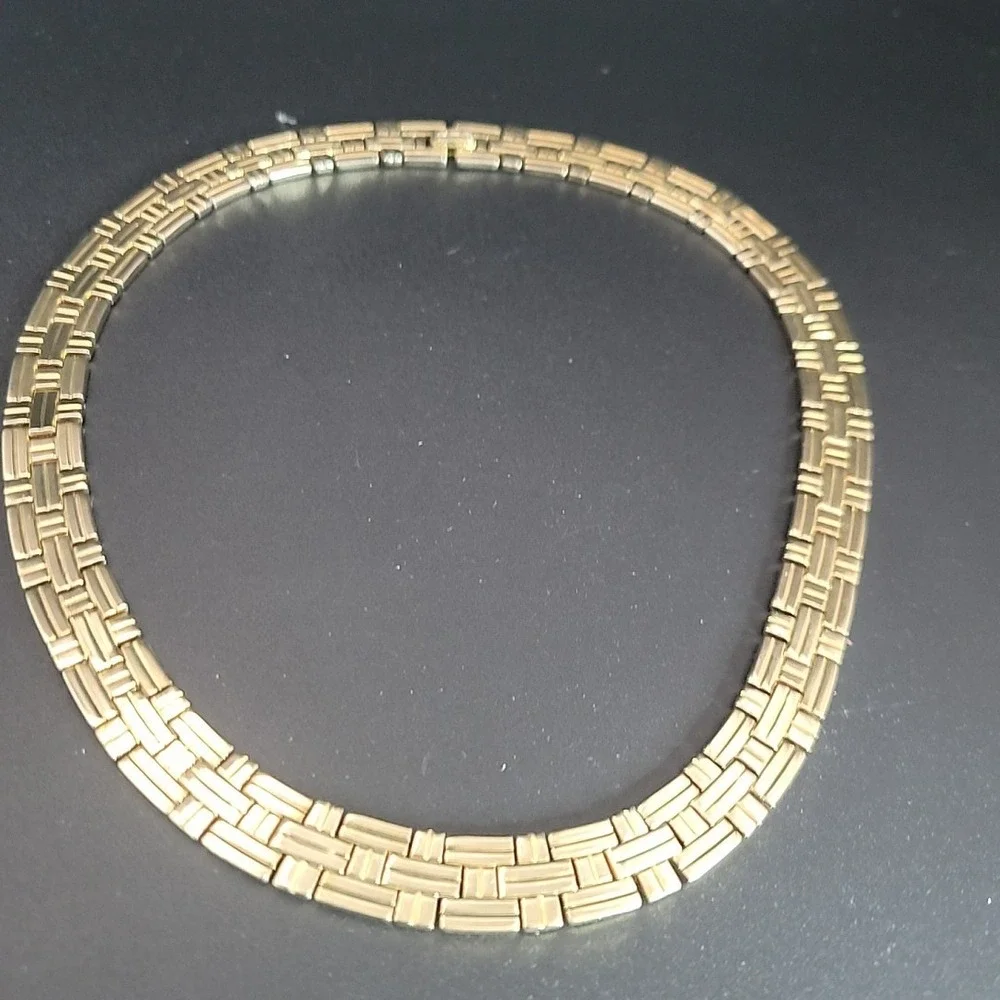 Vintage Crown Trifari Gold Brick Link Choker Necklace 15‎ Inch Old Money